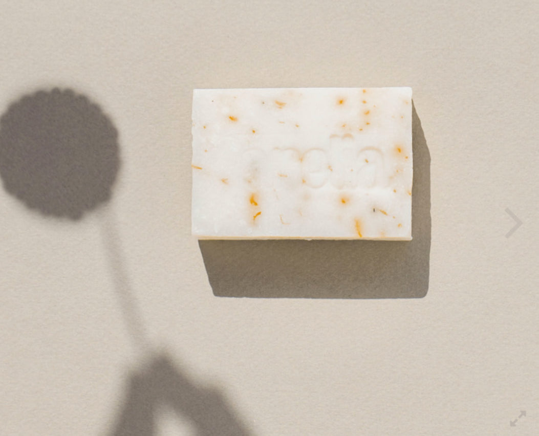 Carelia Botanical & Artisan zeep