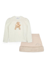 Adee set Andrea
